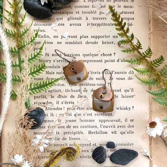 70's HANDMADE MIXED MEDIA CUBIST BRASS & COPPER DANGLE EARRINGS - Picture 5 of 10